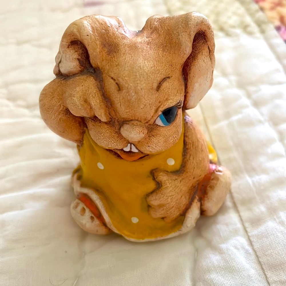 Tinker stoneware”Tilly” made in England, collectible bunny, wiping away tears